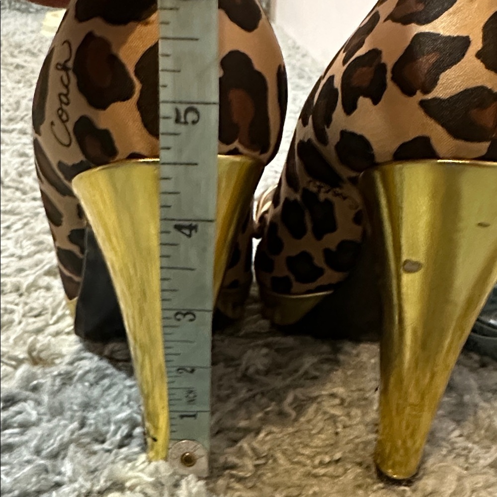 COACH  Leopard Print Peep-Toe Heels with Gold Accents 8# - Picture 9 of 9